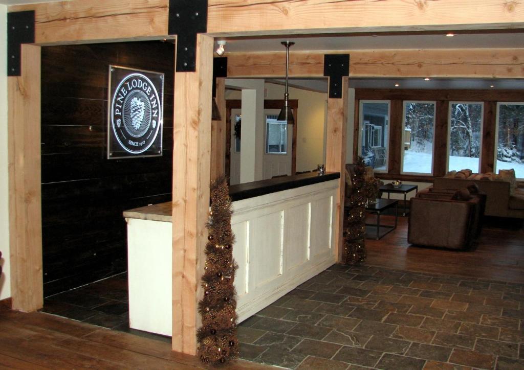 Pine Lodge Muskoka Huntsville Exterior photo
